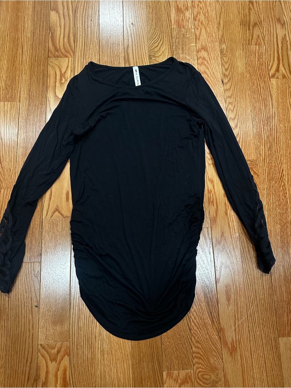 Women’s Black Long-Sleeve Scoop Neck Top by